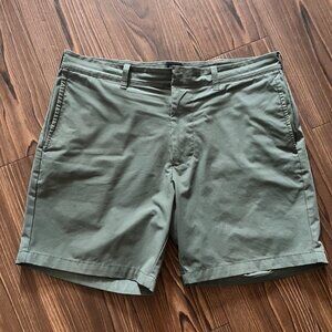 J.Crew Men’s Reade Tech Short Size 33 Cool Cypress 7” Inseam